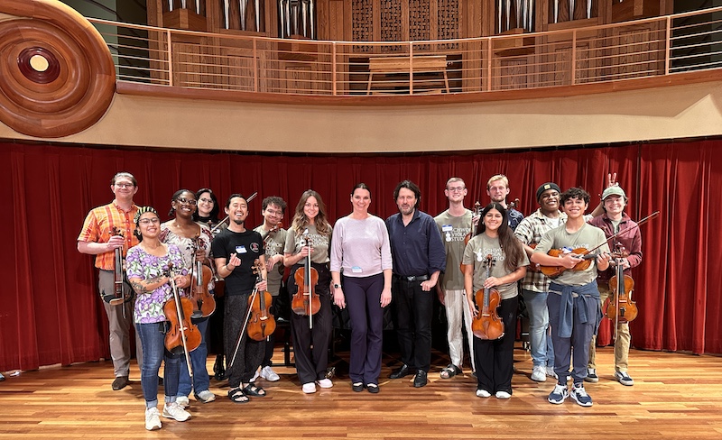 Viola students group picture with Ettore Causa