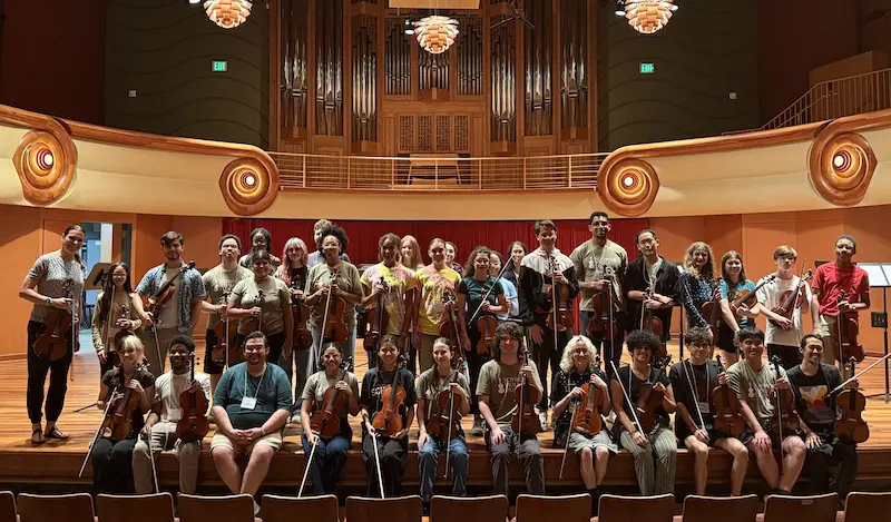 Viola students group picture with Dr. Katrin Meidell